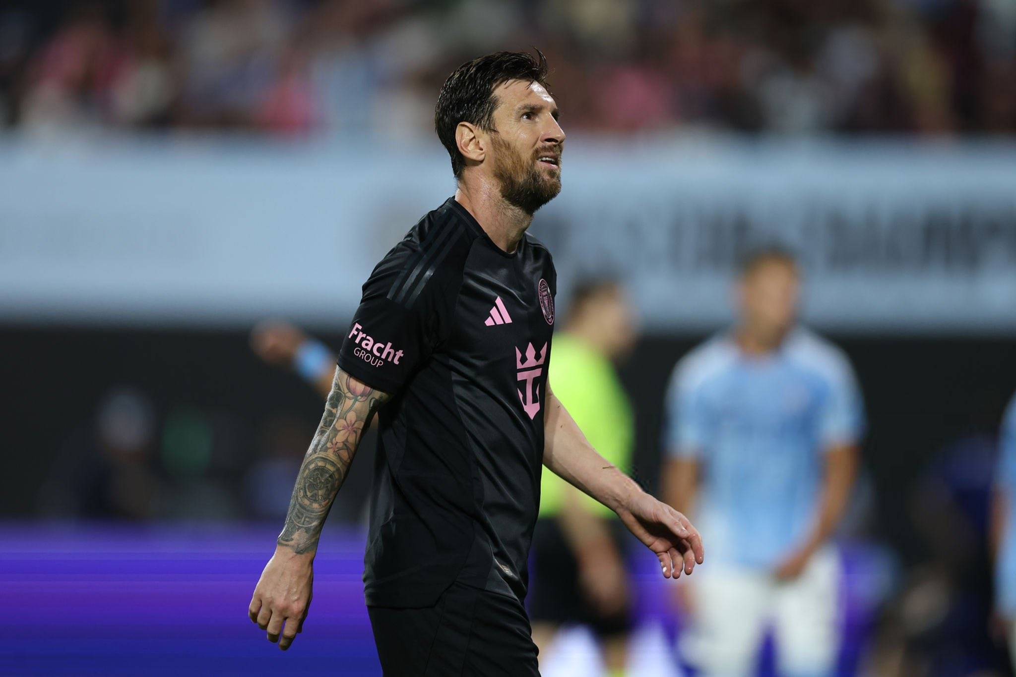 包含梅西回归赛场,战术调整首场状态亮眼,西班牙队观众沸腾!的词条 包含梅西回归赛场,战术调整首场状态亮眼,西班牙队观众沸腾!的词条