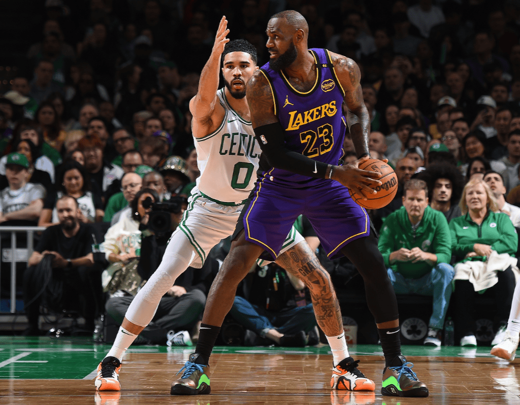 塔图姆连续十场比赛得分超过势不可挡，TL挑战极限！的简单介绍